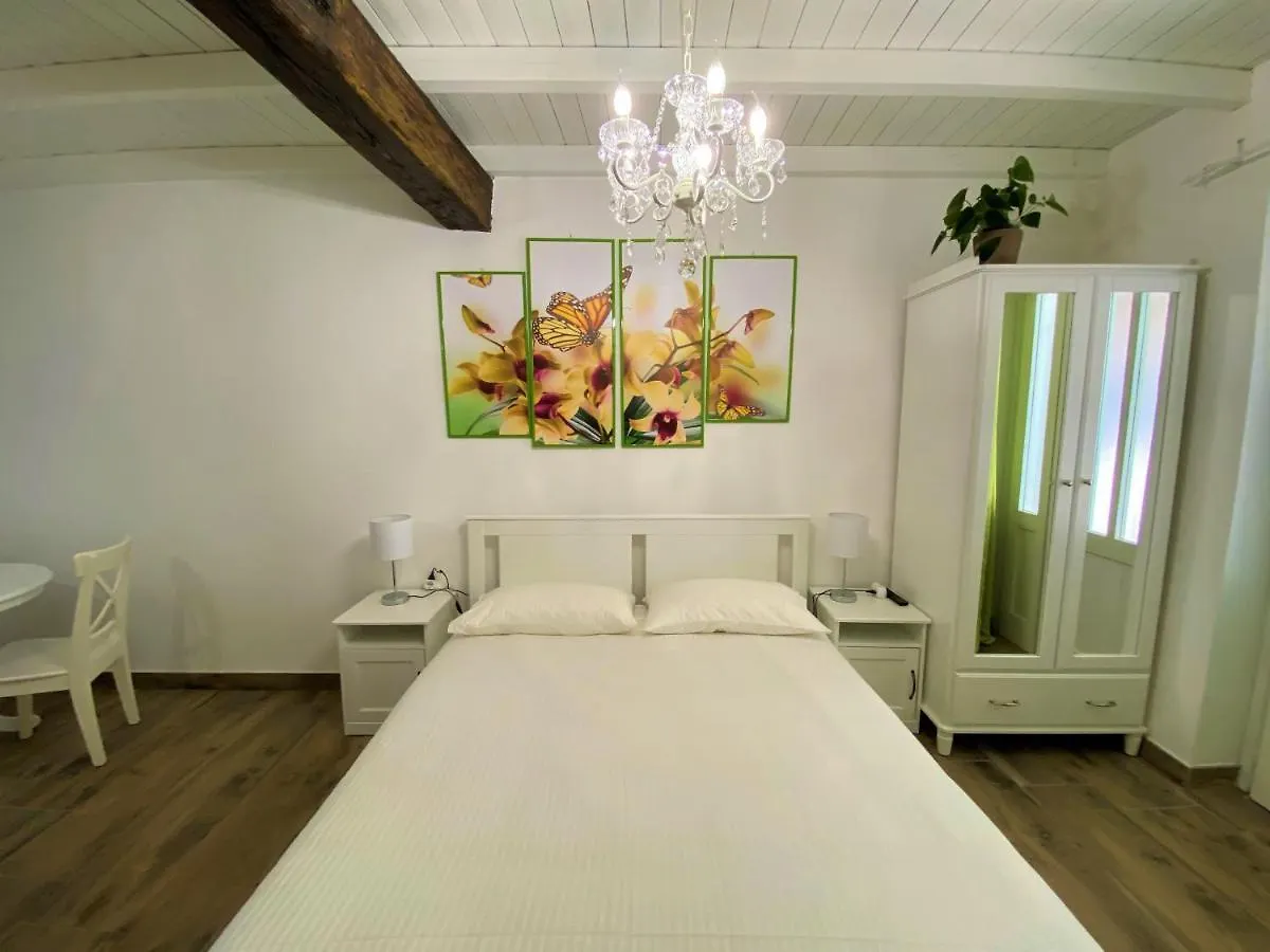 Nicolaus Apartment Sesto Calende Italy