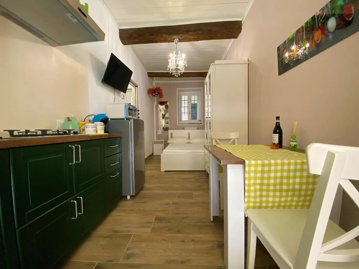 Nicolaus Apartment Sesto Calende