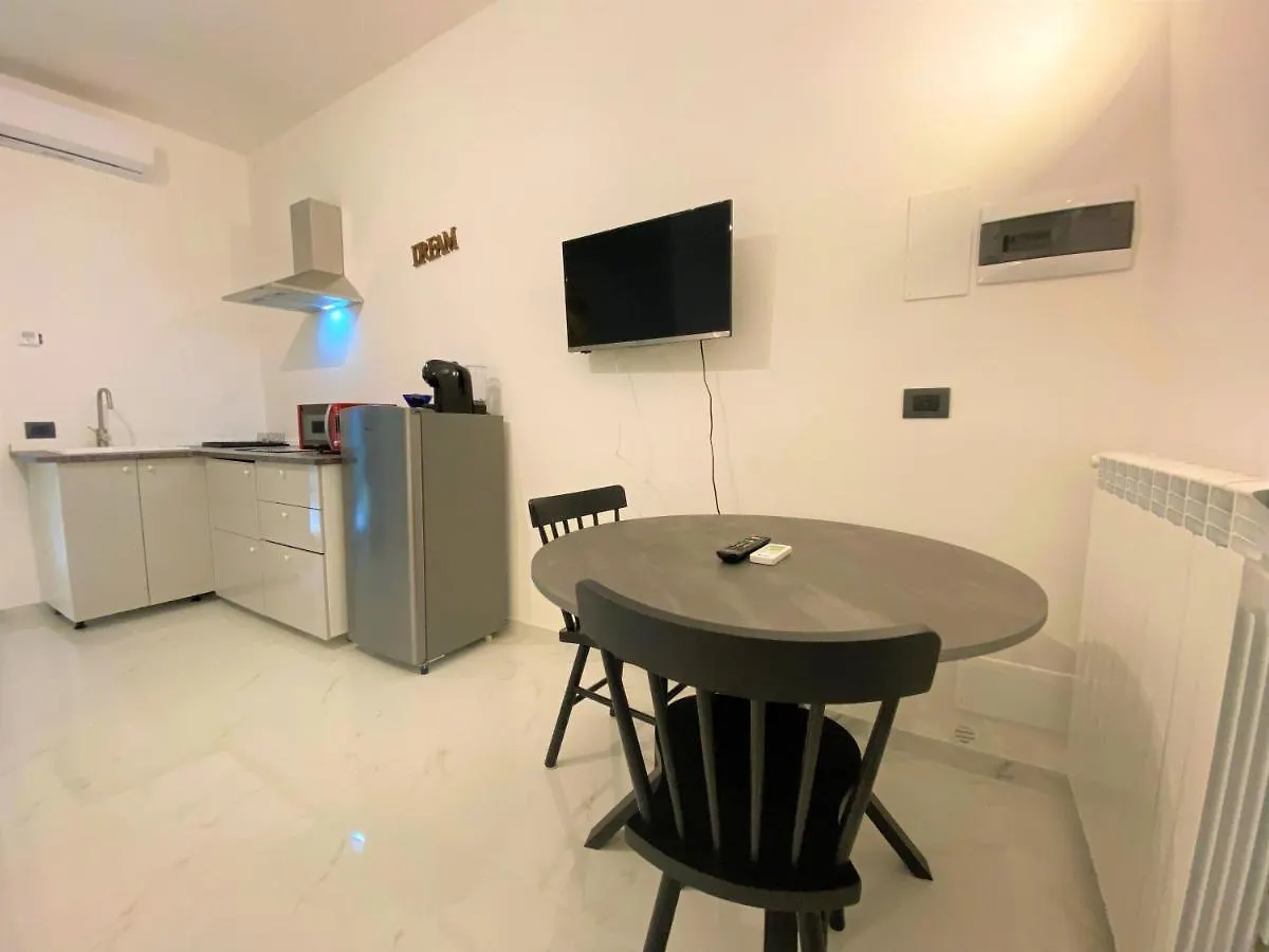 Nicolaus Apartment Sesto Calende