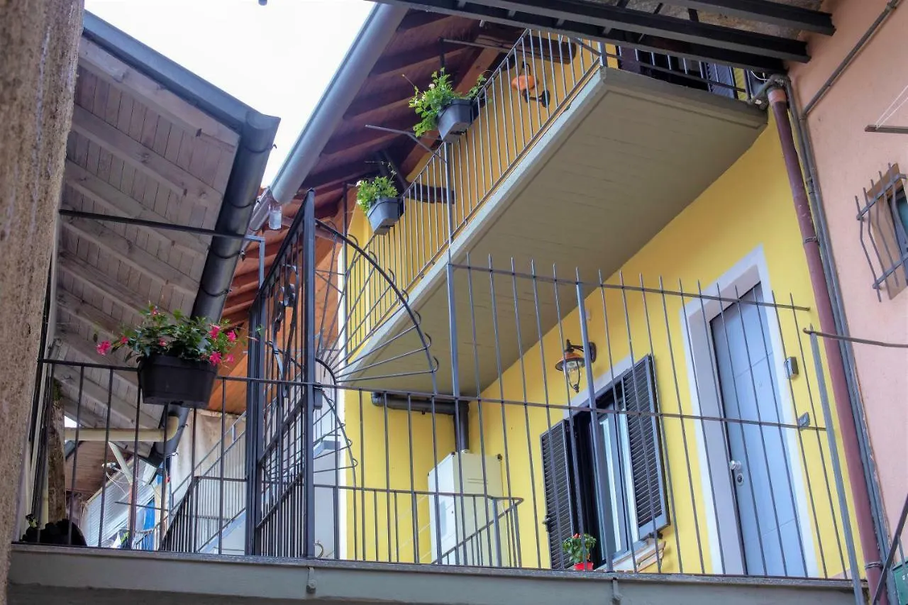 Nicolaus Apartment Sesto Calende